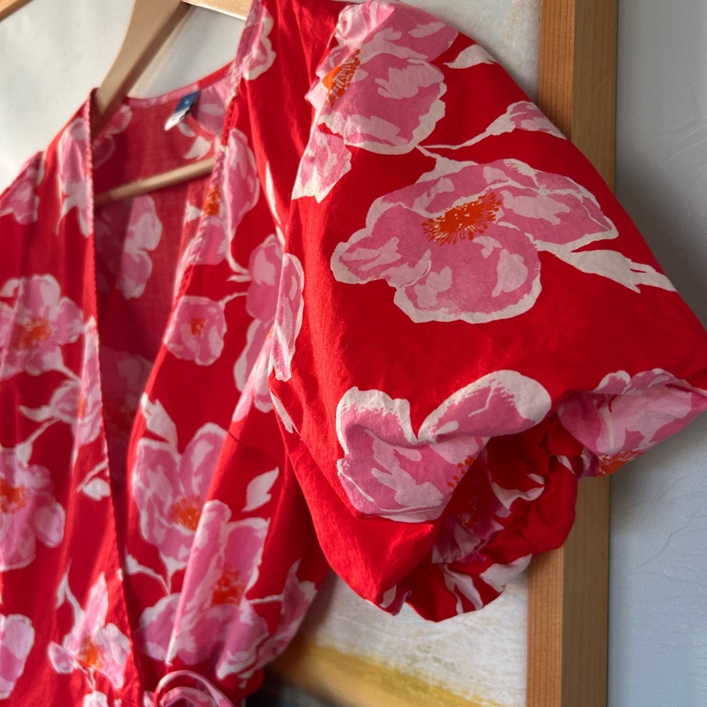 Old Navy Red Floral Wrap Top - Picture 4 of 4